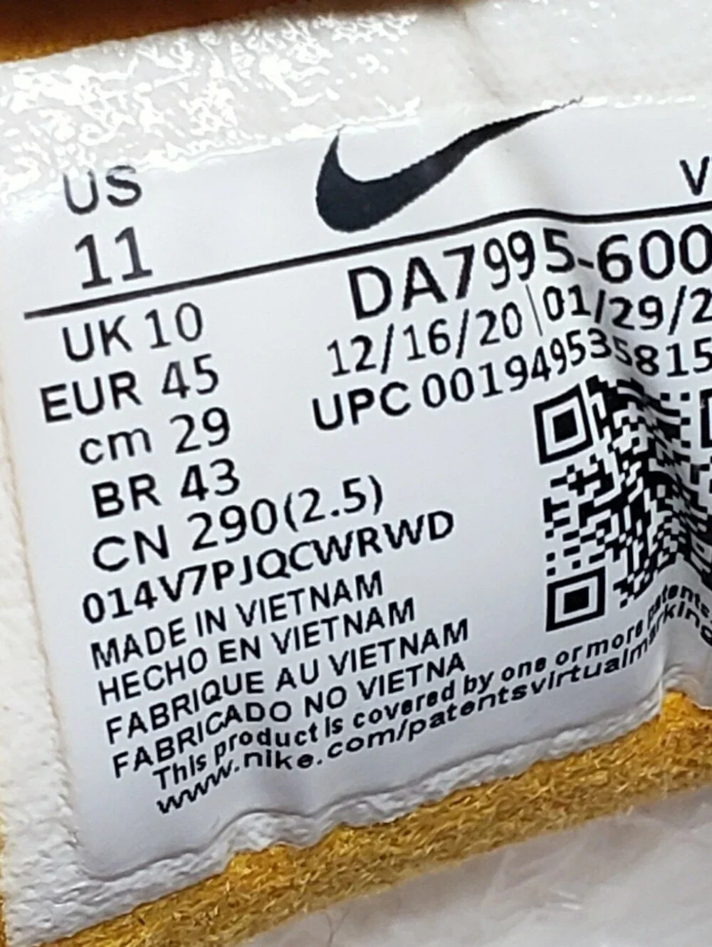 Nike Waffle One casual running sneakers size 11